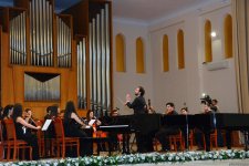 Məşhur pedaqoq və pianoçu Aytəkin Həsənovanın xatirəsinə həsr edilmiş kitabın təqdimatı və klassik musiqi gecəsi keçirilib (FOTO)
