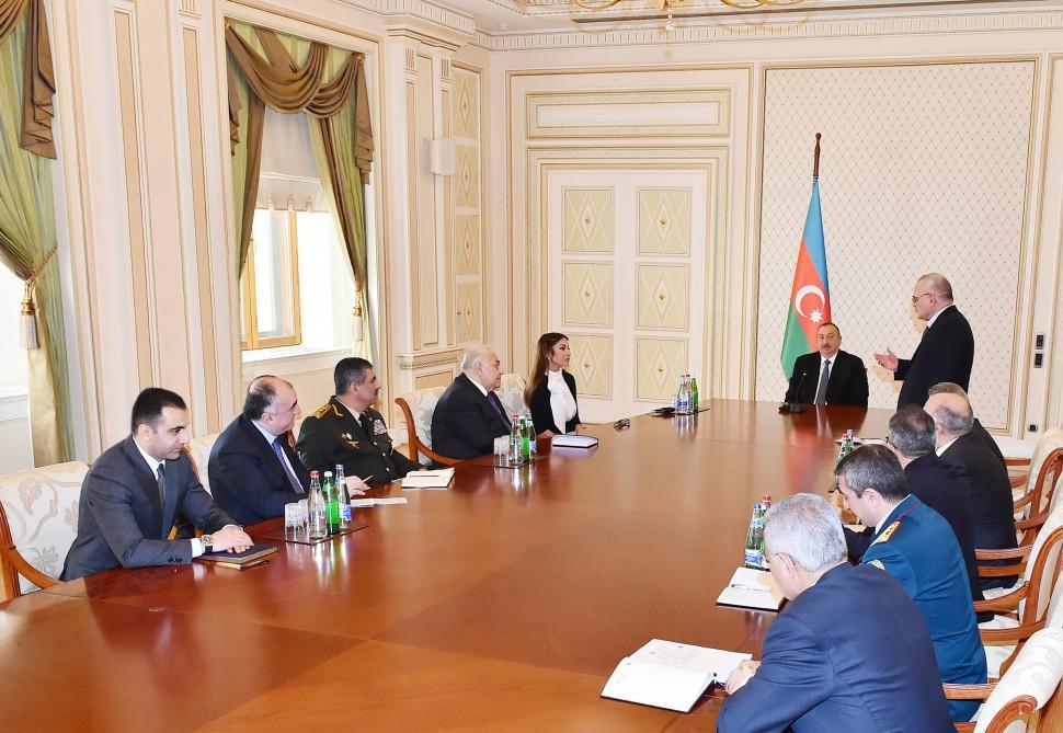 Prezident İlham Əliyev: Mehriban Əliyeva uzun illərdir ki, ölkəmizin ictimai-siyasi həyatında, mədəni həyatımızda mühüm və fəal rol oynayır (YENİLƏNİB-3) (FOTO)
