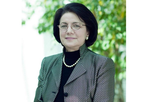 Firəngiz Əlizadə "Şərəf" ordeni ilə təltif edilib