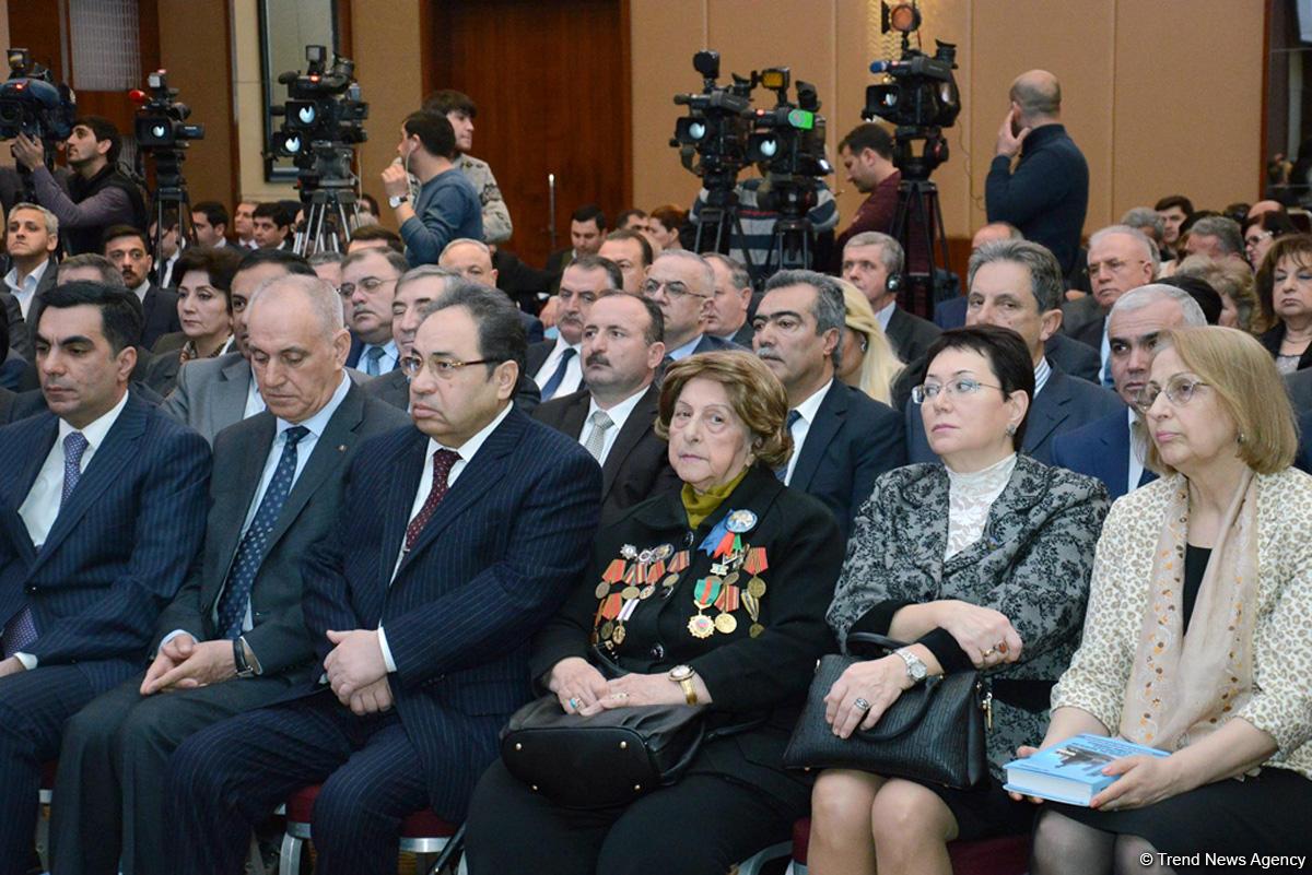 Əli Həsənov: İstəyirik ki, bütün bəşəriyyət Xocalı soyqırımını törədənlərə nifrət etsin (FOTO) (YENİLƏNİB)