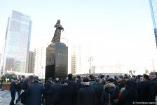 Azərbaycan ictimaiyyəti Xocalı soyqırımı qurbanlarının xatirəsini yad edir (FOTO)