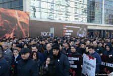 Azərbaycan ictimaiyyəti Xocalı soyqırımı qurbanlarının xatirəsini yad edir (FOTO)