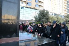 Azərbaycan ictimaiyyəti Xocalı soyqırımı qurbanlarının xatirəsini yad edir (FOTO)