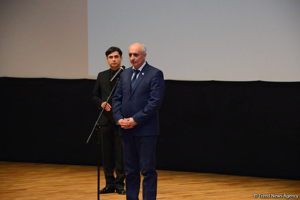 Heydər Əliyev Fondunun vitse-prezidenti Leyla Əliyeva  “Sonsuz dəhliz” filminin nümayişində iştirak edib (FOTO)