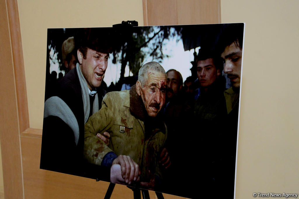 Heydər Əliyev Fondunun vitse-prezidenti Leyla Əliyeva  “Sonsuz dəhliz” filminin nümayişində iştirak edib (FOTO)