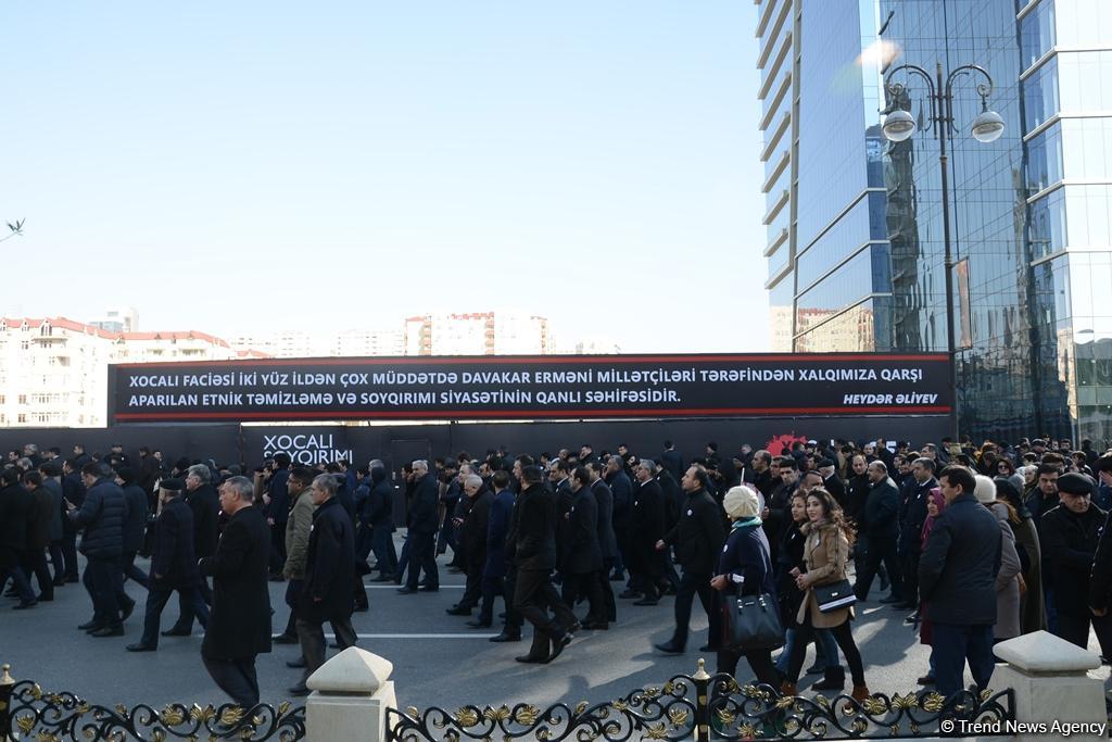 Azərbaycan ictimaiyyəti Xocalı soyqırımı qurbanlarının xatirəsini yad edir (FOTO)