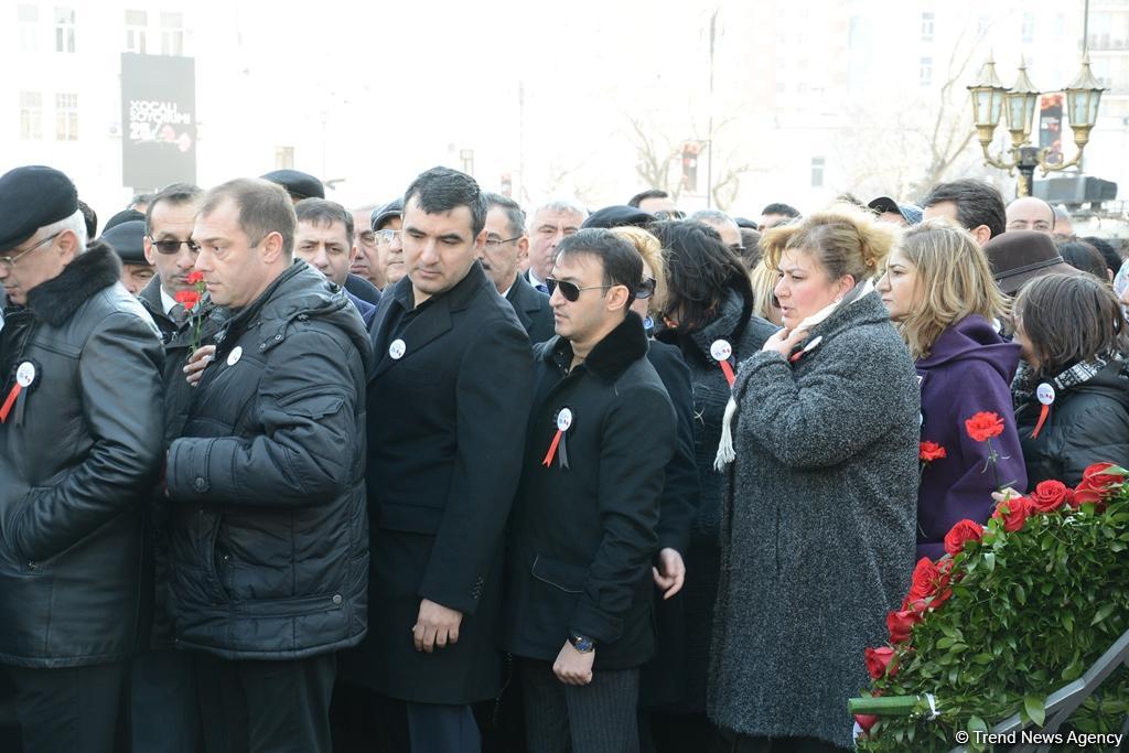 Azərbaycan ictimaiyyəti Xocalı soyqırımı qurbanlarının xatirəsini yad edir (FOTO)