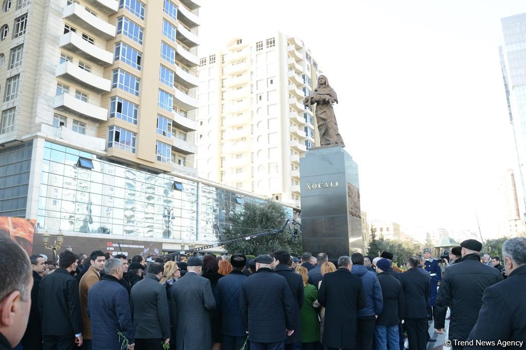 Azərbaycan ictimaiyyəti Xocalı soyqırımı qurbanlarının xatirəsini yad edir (FOTO)