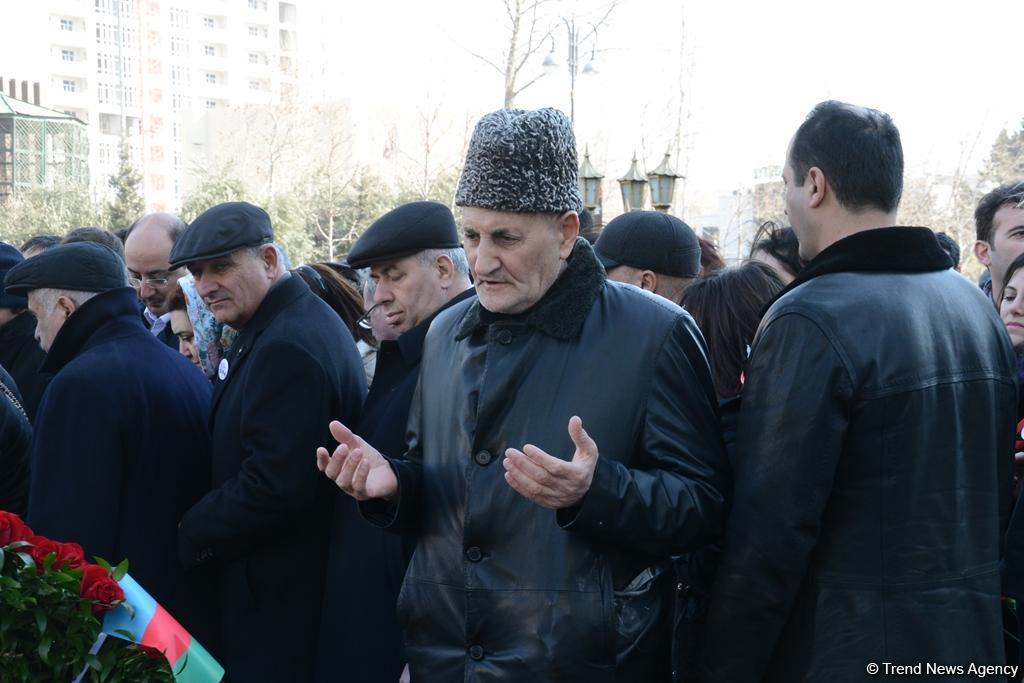 Azərbaycan ictimaiyyəti Xocalı soyqırımı qurbanlarının xatirəsini yad edir (FOTO)