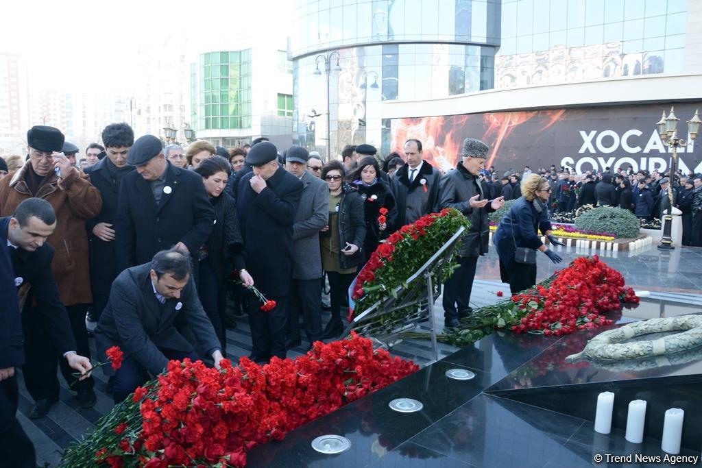 Azərbaycan ictimaiyyəti Xocalı soyqırımı qurbanlarının xatirəsini yad edir (FOTO)
