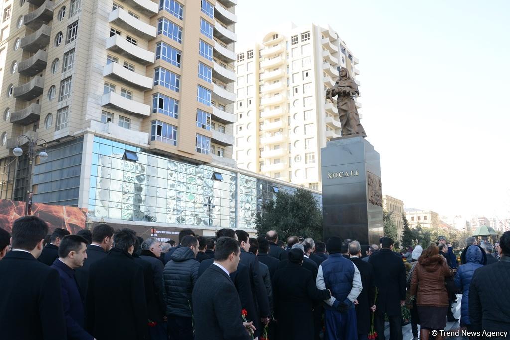 Azərbaycan ictimaiyyəti Xocalı soyqırımı qurbanlarının xatirəsini yad edir (FOTO)