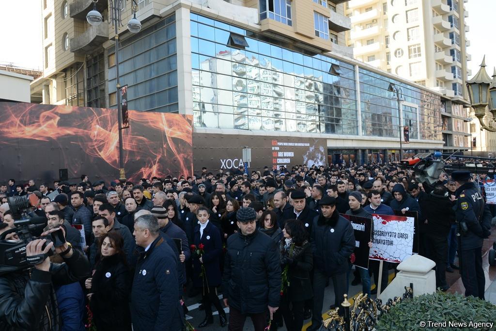 Azərbaycan ictimaiyyəti Xocalı soyqırımı qurbanlarının xatirəsini yad edir (FOTO)