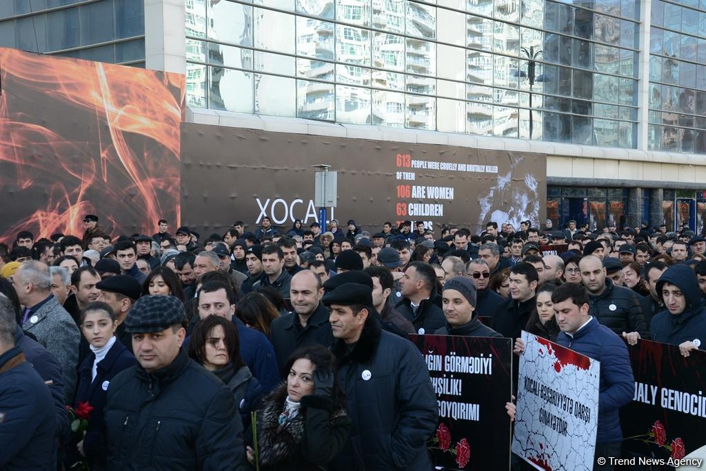 Azərbaycan ictimaiyyəti Xocalı soyqırımı qurbanlarının xatirəsini yad edir (FOTO)