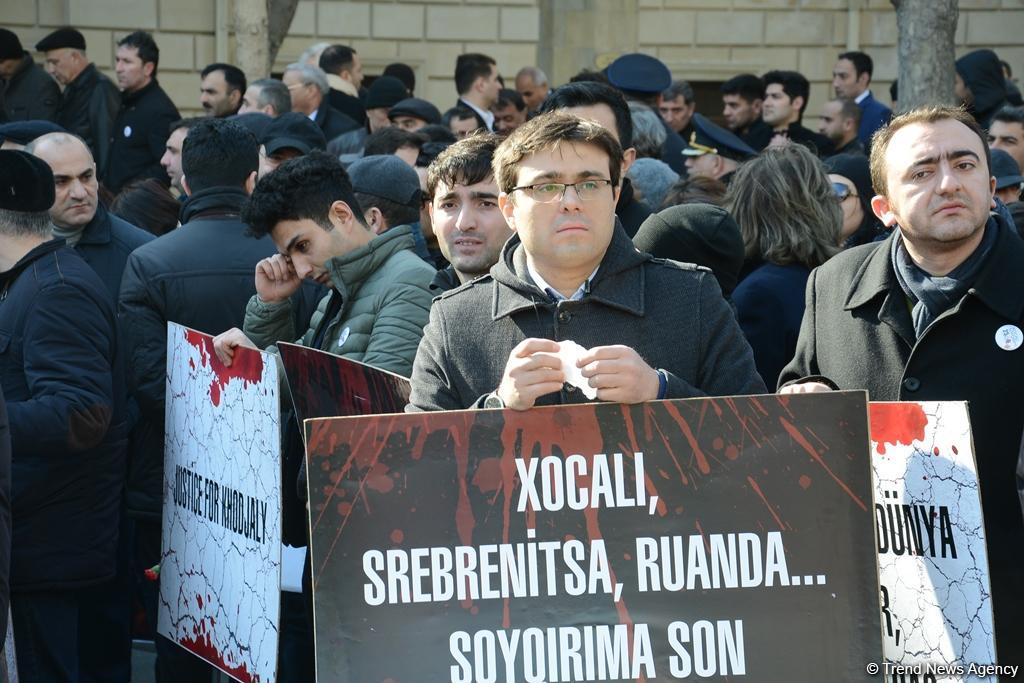 Azərbaycan ictimaiyyəti Xocalı soyqırımı qurbanlarının xatirəsini yad edir (FOTO)