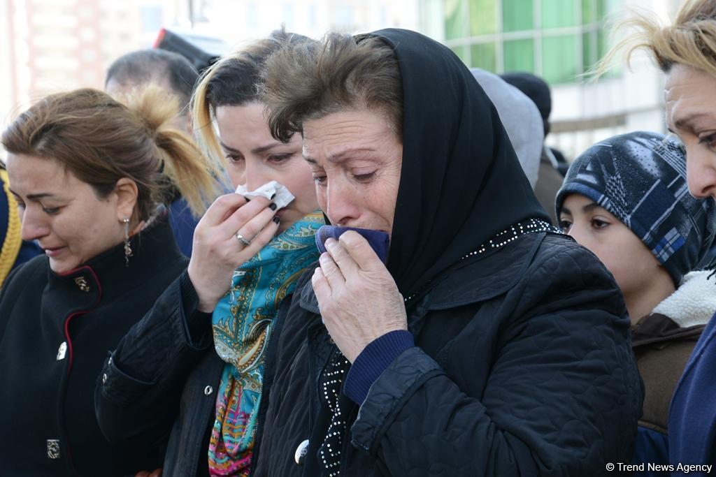 Azərbaycan ictimaiyyəti Xocalı soyqırımı qurbanlarının xatirəsini yad edir (FOTO)