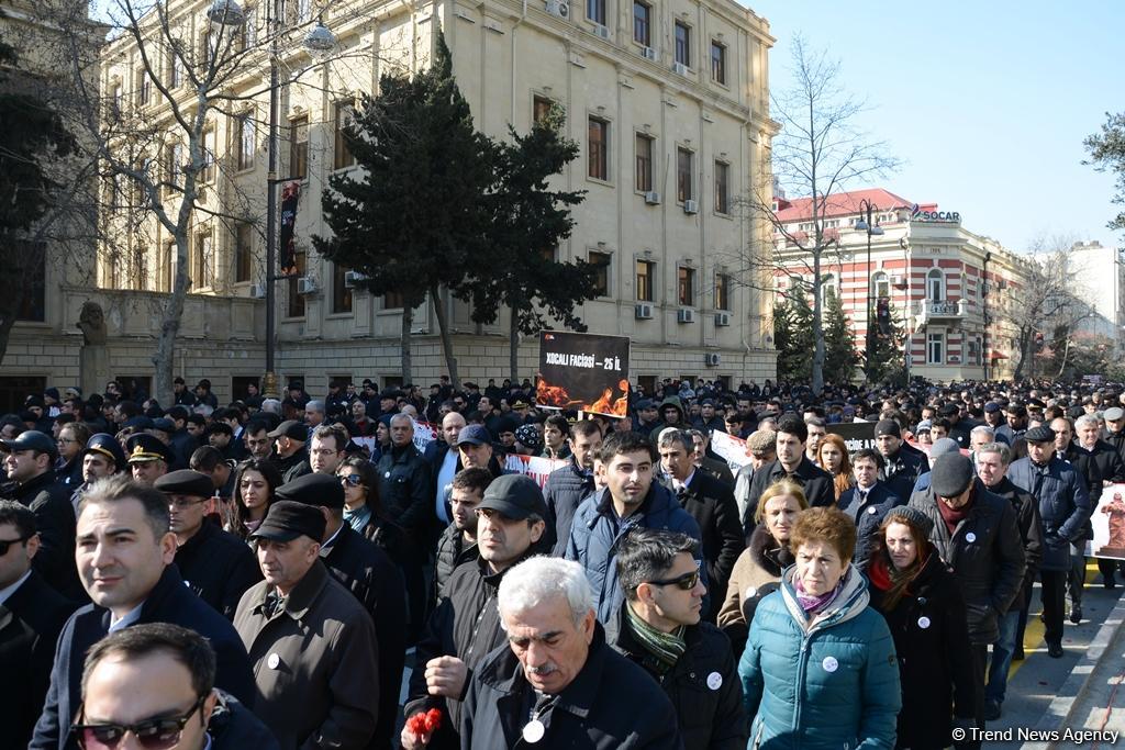 Azərbaycan ictimaiyyəti Xocalı soyqırımı qurbanlarının xatirəsini yad edir (FOTO)