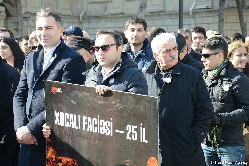 Azərbaycan ictimaiyyəti Xocalı soyqırımı qurbanlarının xatirəsini yad edir (FOTO)