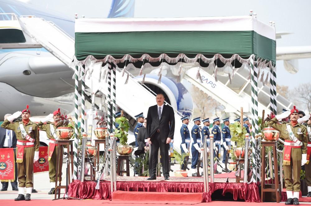 Prezident İlham Əliyev Pakistana səfərə gəlib (FOTO)