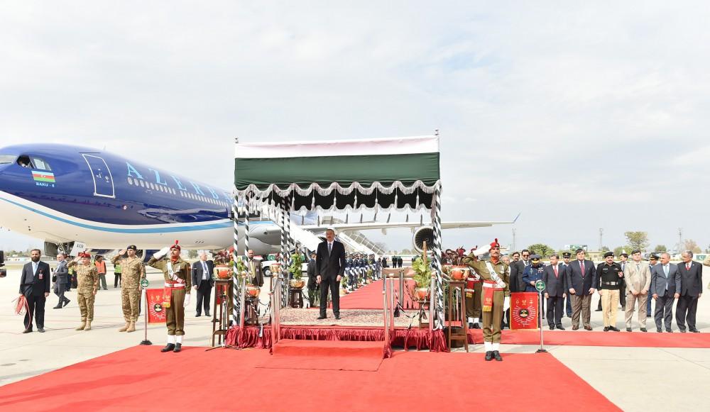 Prezident İlham Əliyev Pakistana səfərə gəlib (FOTO)