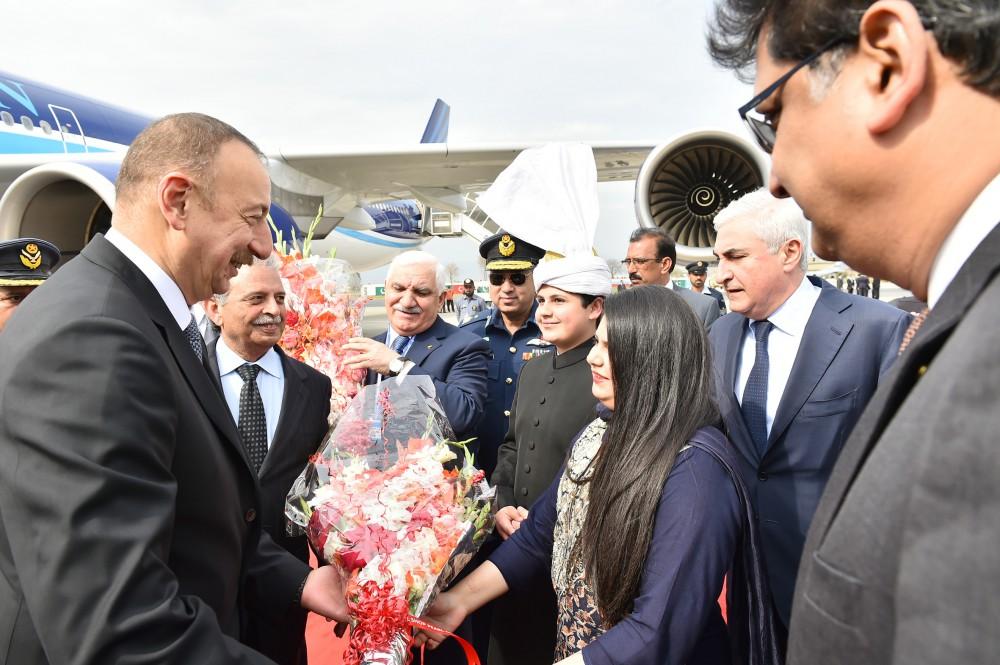 Prezident İlham Əliyev Pakistana səfərə gəlib (FOTO)