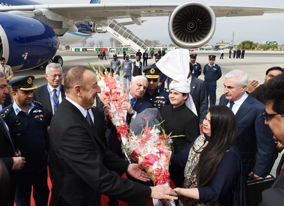 Prezident İlham Əliyev Pakistana səfərə gəlib (FOTO)