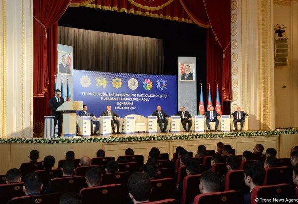 Bakıda "Terrorçuluğa, ekstremizmə və radikalizmə qarşı mübarizədə gənclərin rolu" mövzusunda konfrans keçirilib (FOTO)