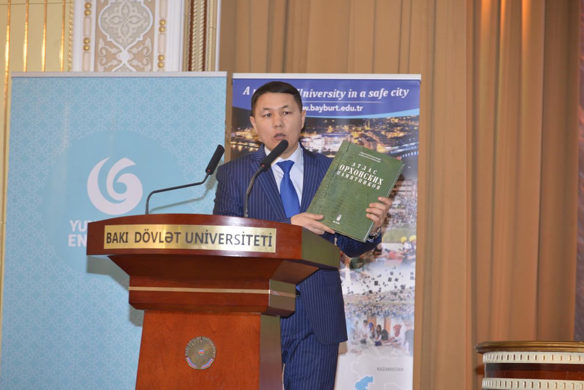 BDU-da “Qorqud atadan günümüzə aşıqlıq ənənəsi” simpoziumu başlayıb (FOTO)
