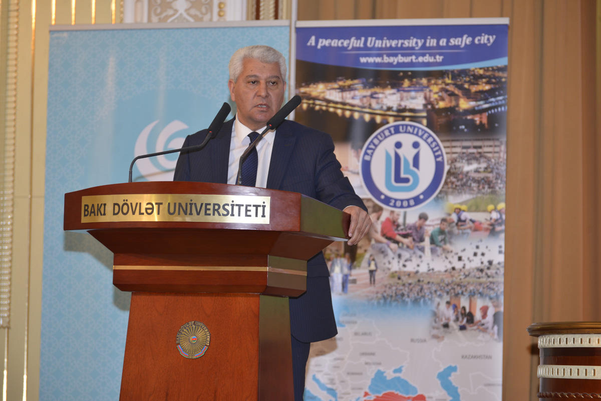 BDU-da “Qorqud atadan günümüzə aşıqlıq ənənəsi” simpoziumu başlayıb (FOTO)