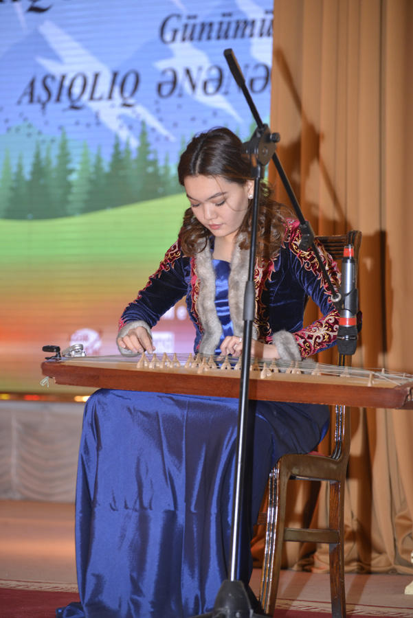 BDU-da “Qorqud atadan günümüzə aşıqlıq ənənəsi” simpoziumu başlayıb (FOTO)