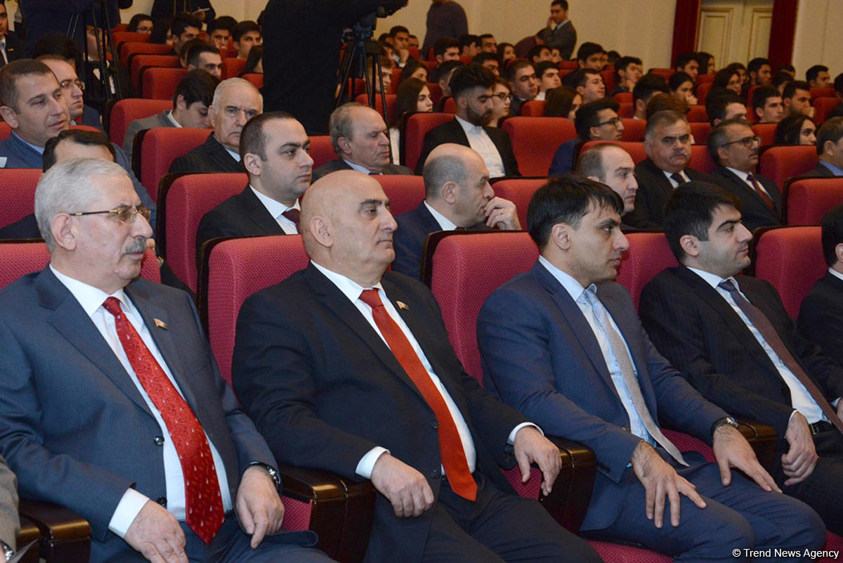 Bakıda "Terrorçuluğa, ekstremizmə və radikalizmə qarşı mübarizədə gənclərin rolu" mövzusunda konfrans keçirilib (FOTO)