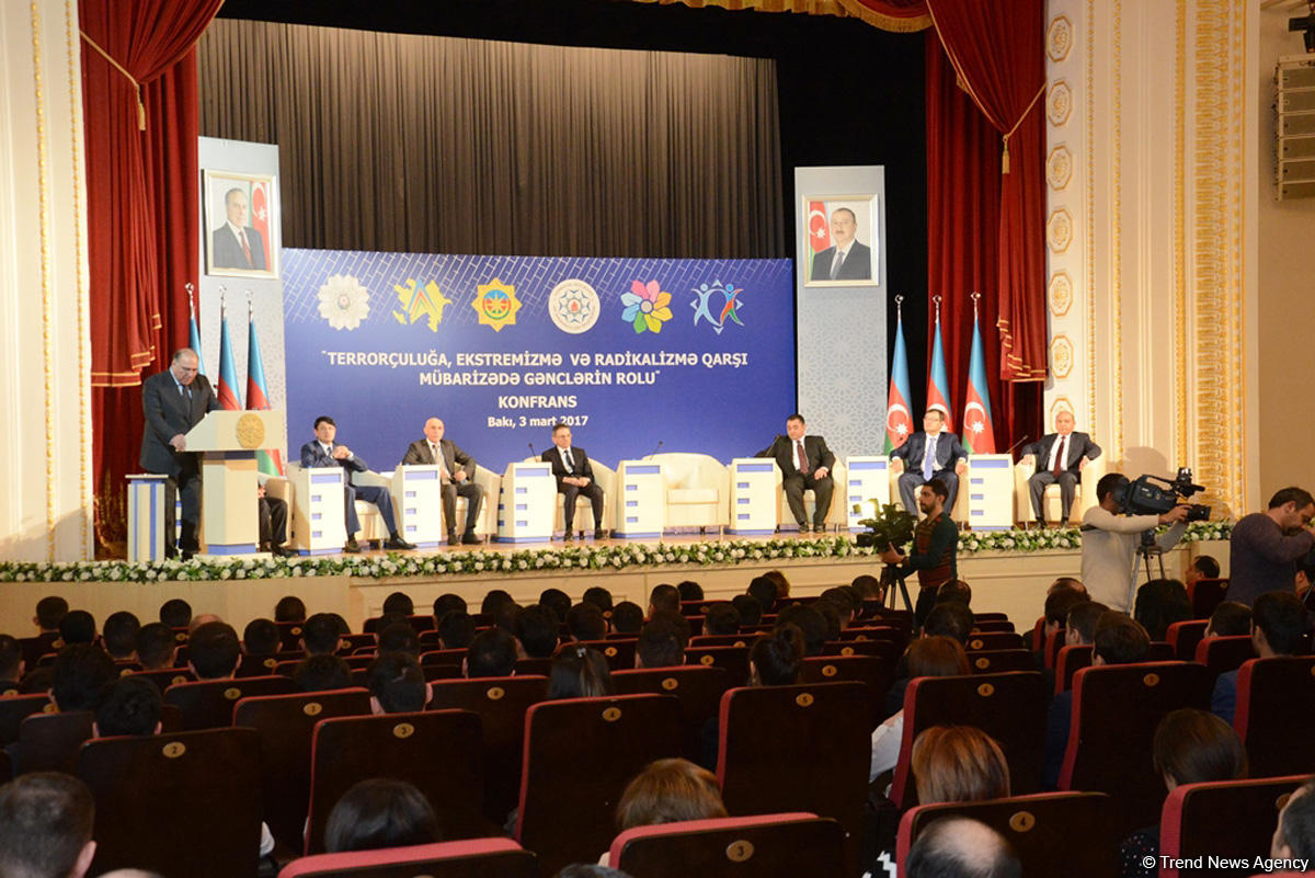 Bakıda "Terrorçuluğa, ekstremizmə və radikalizmə qarşı mübarizədə gənclərin rolu" mövzusunda konfrans keçirilib (FOTO)