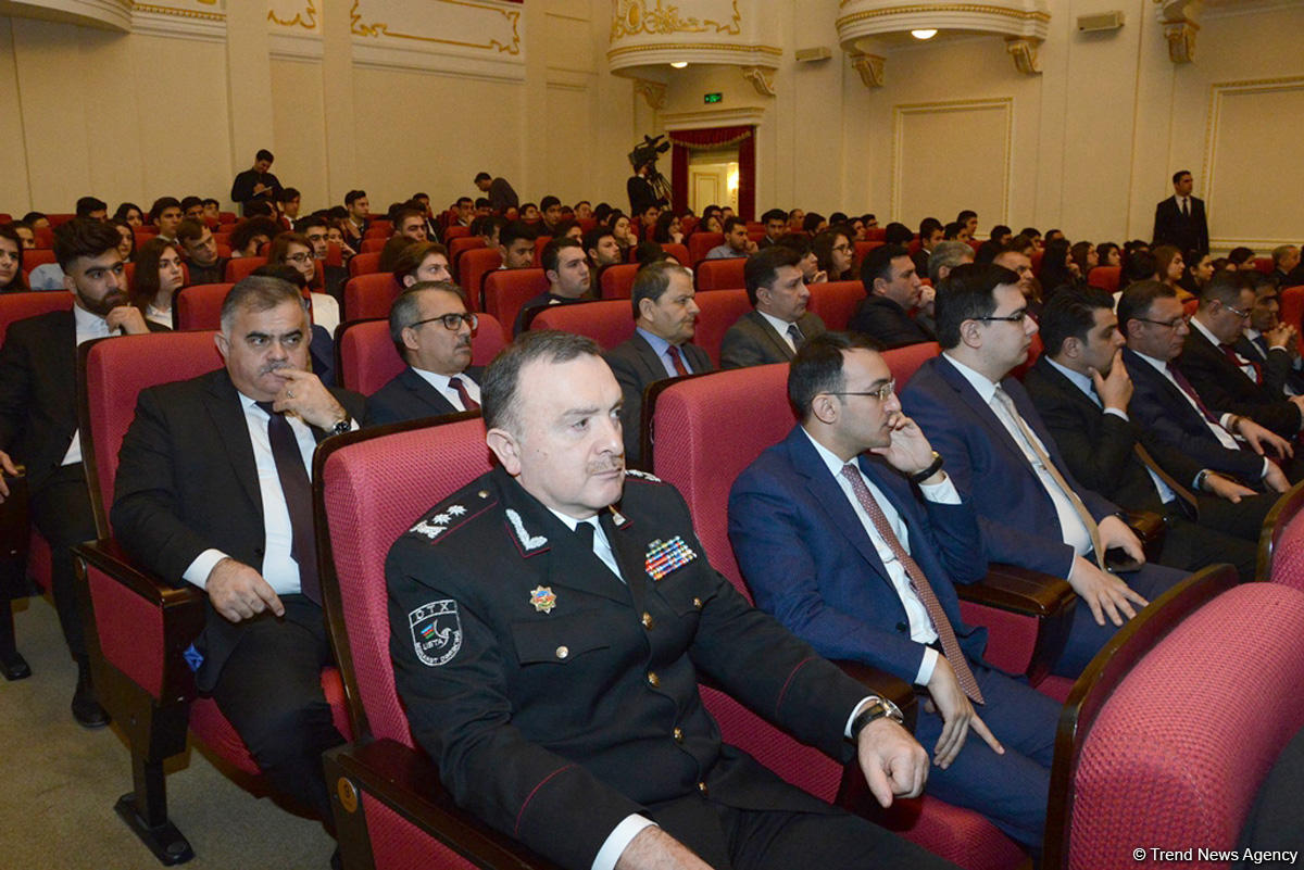 Bakıda "Terrorçuluğa, ekstremizmə və radikalizmə qarşı mübarizədə gənclərin rolu" mövzusunda konfrans keçirilib (FOTO)
