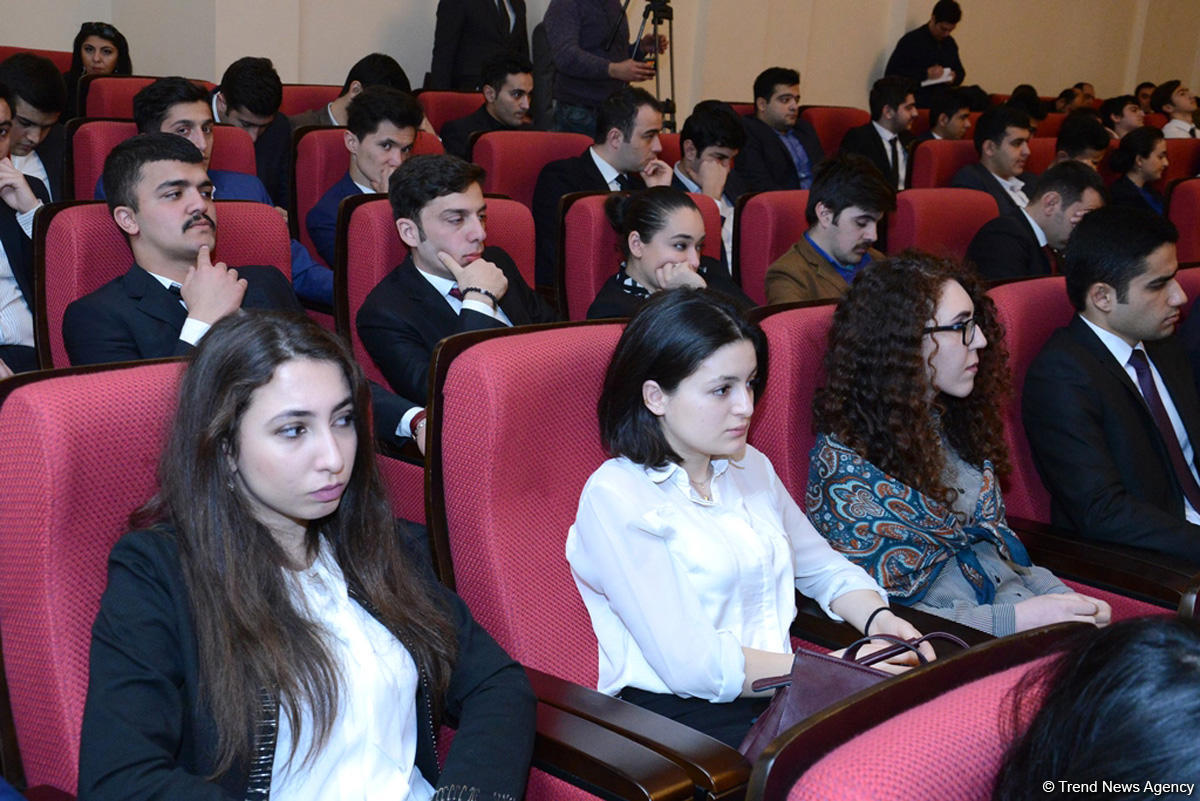 Bakıda "Terrorçuluğa, ekstremizmə və radikalizmə qarşı mübarizədə gənclərin rolu" mövzusunda konfrans keçirilib (FOTO)