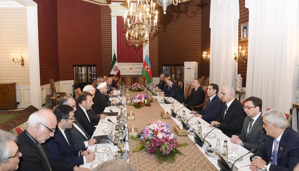 Prezident İlham Əliyev: İran-Azərbaycan əlaqələri son bir neçə il ərzində ən yüksək zirvəyə qalxıb (FOTO) (YENİLƏNİB-2)