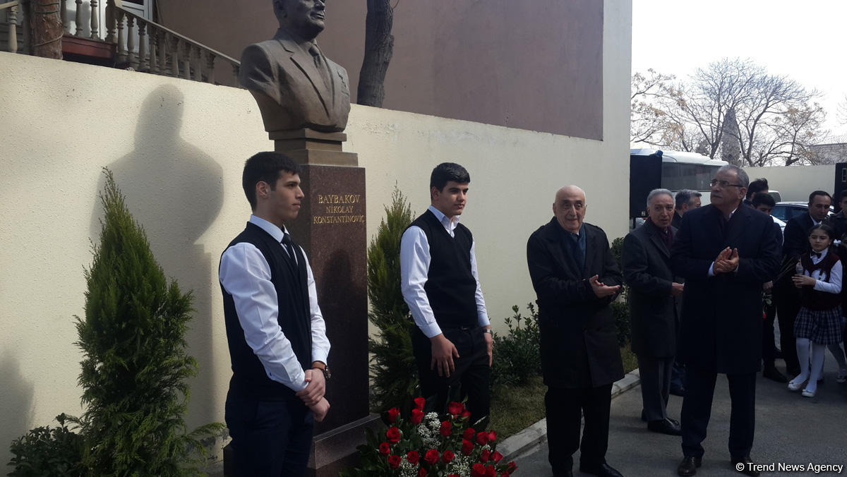 Bakıda məşhur neftçi Nikolay Baybakovun büstü açılıb (FOTO)