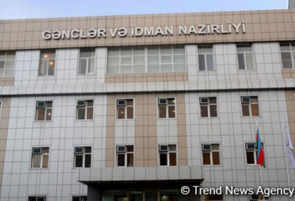 ABŞ senatoru və almaniyalı deputat Azərbaycan gənclərinə cavab verib