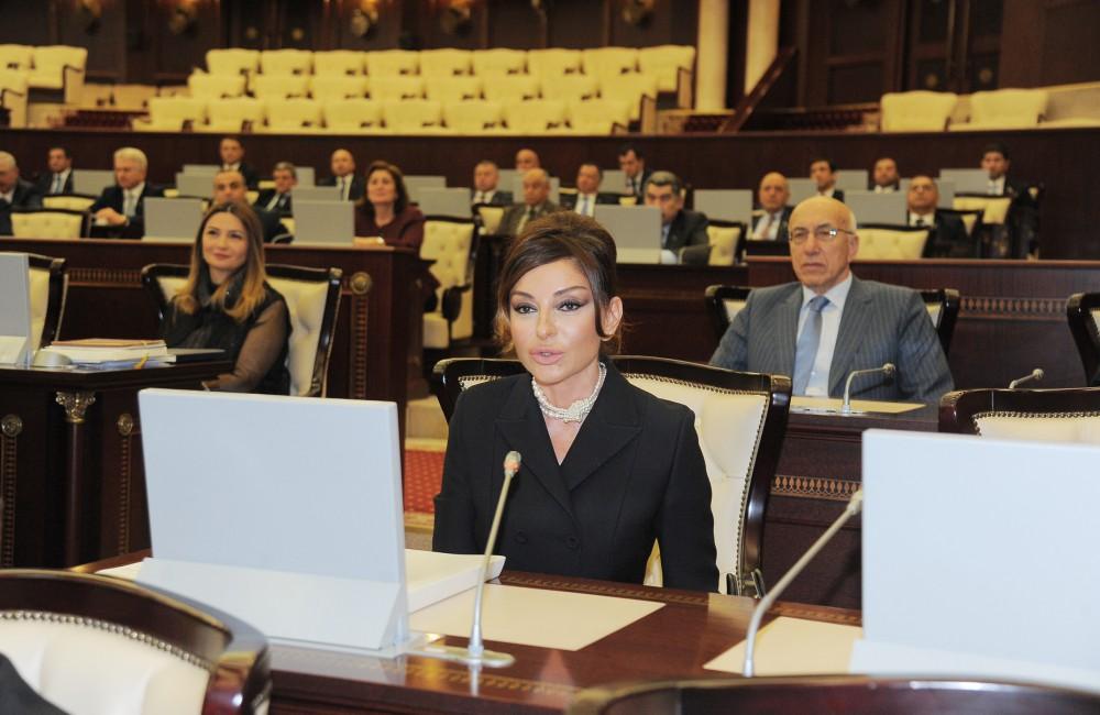 Birinci vitse-prezident Mehriban Əliyeva: "Azərbaycanın müstəqilliyinin qorunması, ölkəmizin hərtərəfli inkişafı üçün tam gücümlə çalışacağam" (YENİLƏNİB-2) (FOTO)