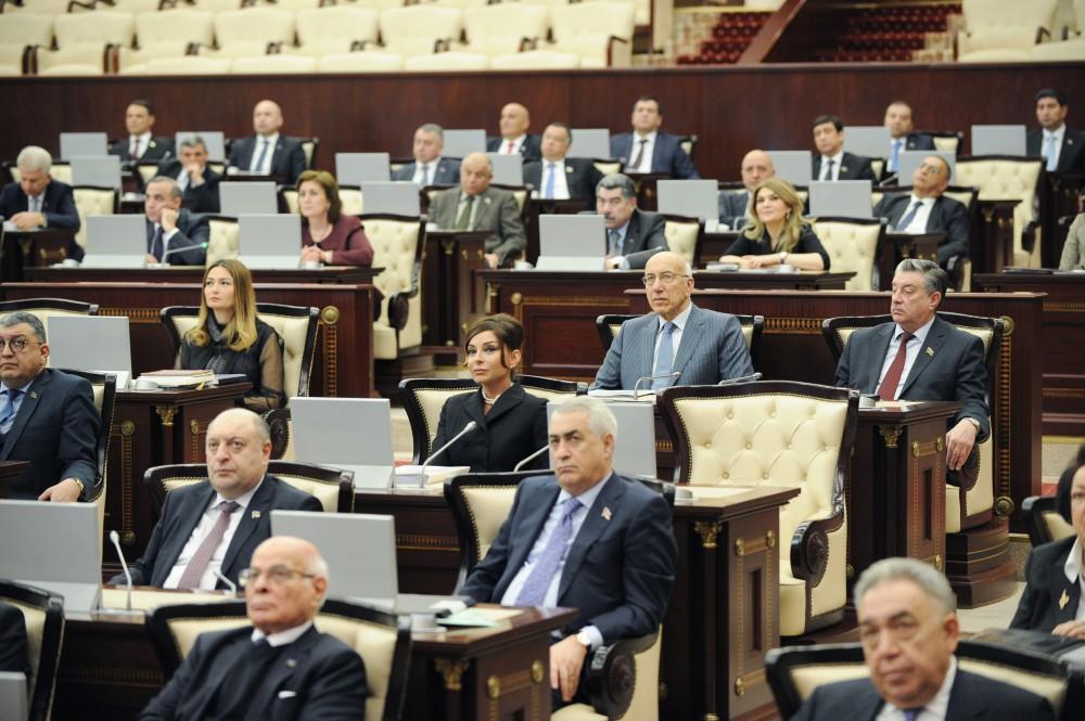 Birinci vitse-prezident Mehriban Əliyeva: "Azərbaycanın müstəqilliyinin qorunması, ölkəmizin hərtərəfli inkişafı üçün tam gücümlə çalışacağam" (YENİLƏNİB-2) (FOTO)