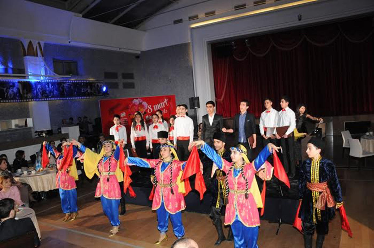 8 mart - Beynəlxalq Qadınlar günü ilə bağlı konsert keçirilib (FOTO)