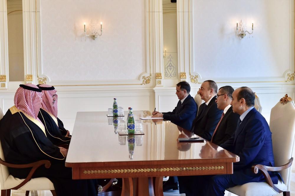 Prezident İlham Əliyev Səudiyyə Ərəbistanının körfəz məsələləri üzrə dövlət nazirini qəbul edib (FOTO) (YENİLƏNİB)