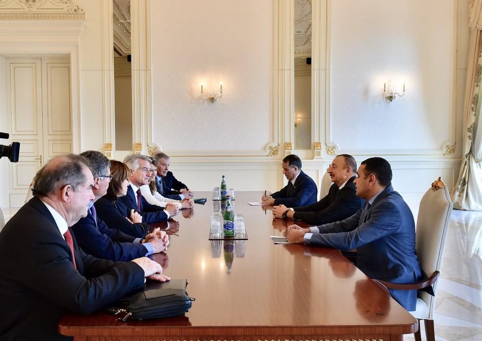 Prezident İlham Əliyev Fransa senatorlarından ibarət nümayəndə heyətini qəbul edib (FOTO) (YENİLƏNİB)