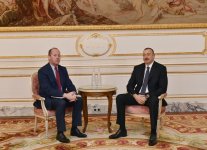 Prezident İlham Əliyev “Airbus” şirkətinin müdafiə və kosmik sistemlər üzrə icraçı vitse-prezidenti ilə görüşüb (FOTO) (YENİLƏNİB)