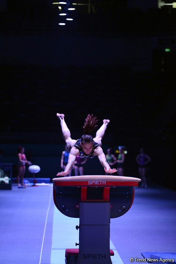 Bakıda idman gimnastikası üzrə Dünya Kuboku iştirakçılarının podium məşqləri başlayıb (FOTO)