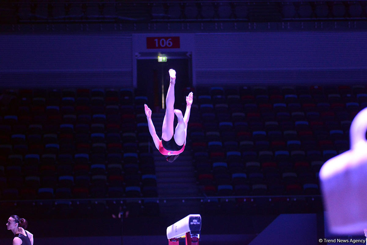 Bakıda idman gimnastikası üzrə Dünya Kuboku iştirakçılarının podium məşqləri başlayıb (FOTO)
