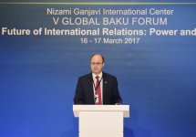 Prezident İlham Əliyev və xanımı V Qlobal Bakı Forumunda iştirak ediblər (YENİLƏNİB-4) (FOTO)