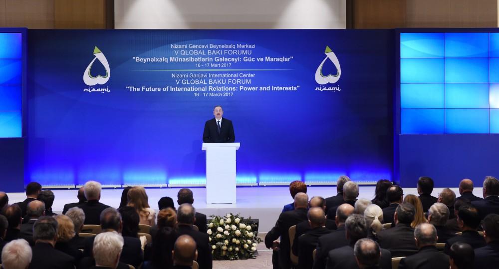 Prezident İlham Əliyev və xanımı V Qlobal Bakı Forumunda iştirak ediblər (YENİLƏNİB-4) (FOTO)