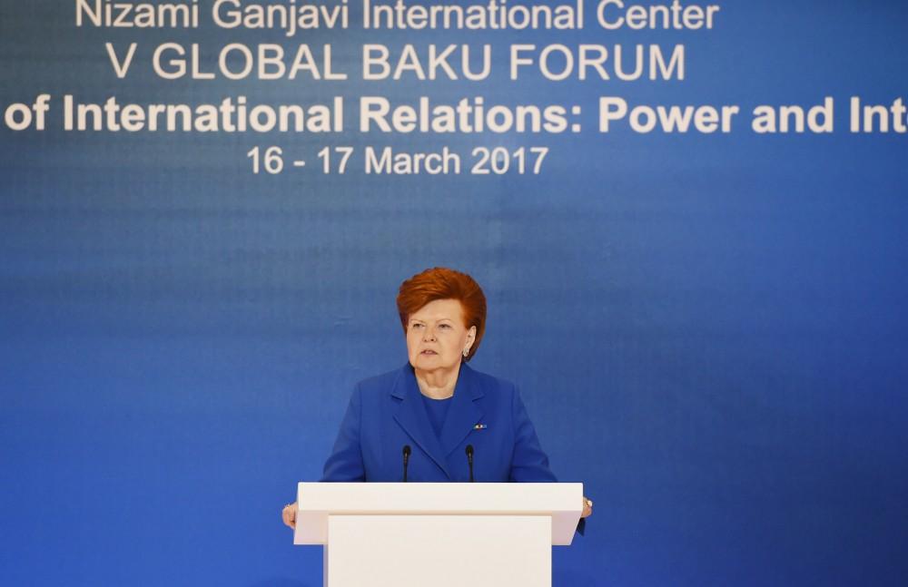 Prezident İlham Əliyev və xanımı V Qlobal Bakı Forumunda iştirak ediblər (YENİLƏNİB-4) (FOTO)