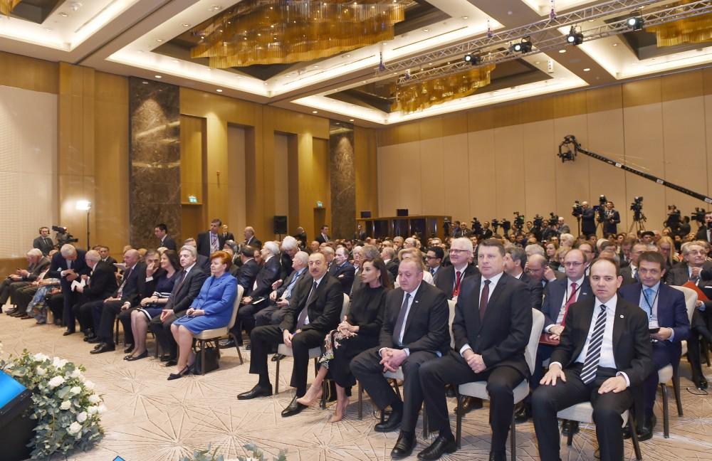 Prezident İlham Əliyev və xanımı V Qlobal Bakı Forumunda iştirak ediblər (YENİLƏNİB-4) (FOTO)