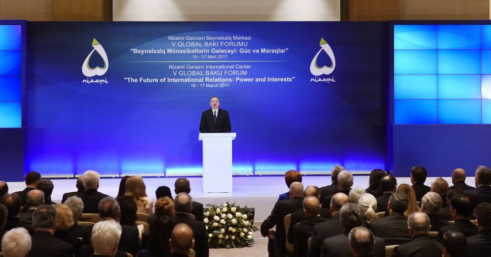 Prezident İlham Əliyev və xanımı V Qlobal Bakı Forumunda iştirak ediblər (YENİLƏNİB-4) (FOTO)