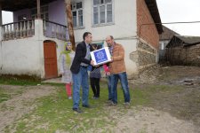 Heydər Əliyev Fondunun təşəbbüsü ilə aztəminatlı ailələrə Novruz sovqatları paylanılıb (FOTO)